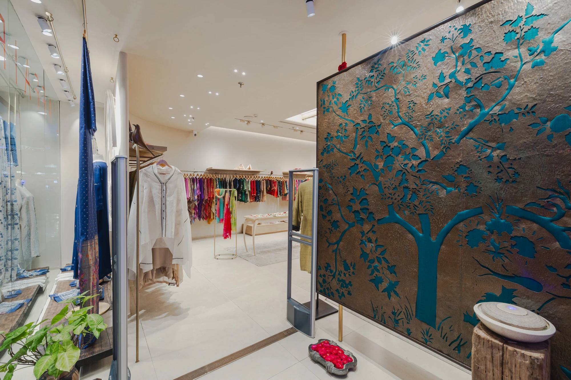Inside the L’affaire store at Select Citywalk