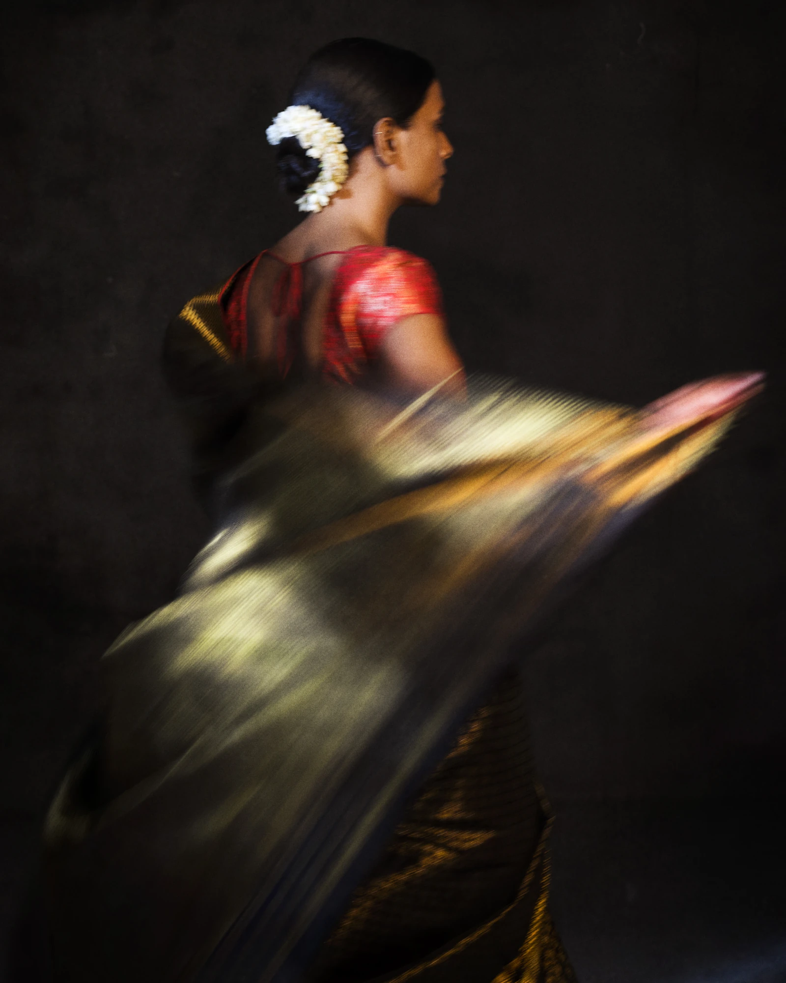 A saree in motion